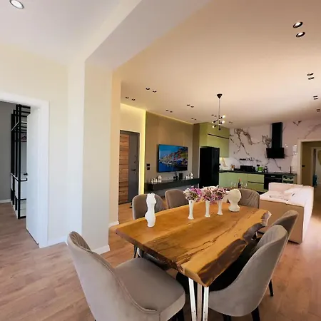 Sea View Luxury Penthouse,3rooms Lägenhet