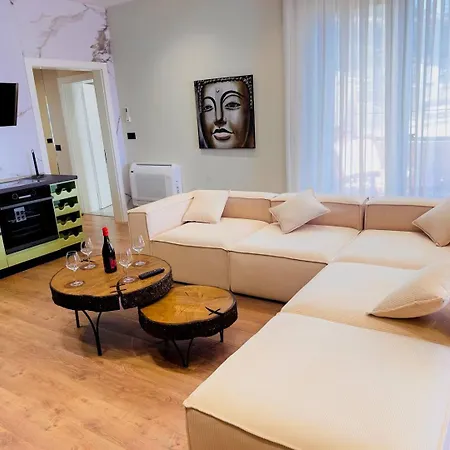 Sea View Luxury Penthouse,3rooms דירה *