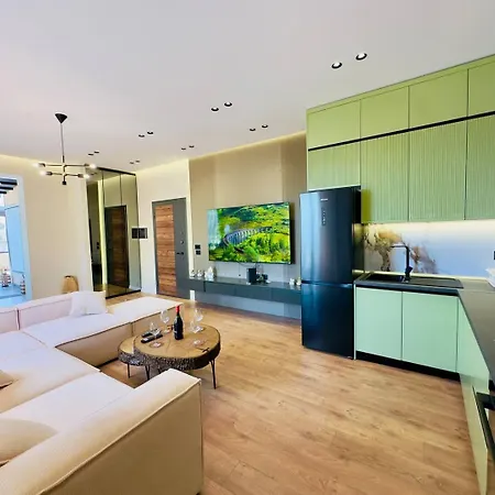 Sea View Luxury Penthouse,3rooms דירה